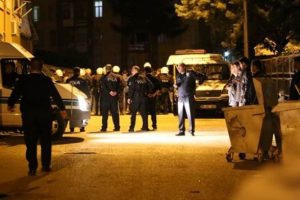 Otopark kavgasında karı-koca &ouml;ld&uuml;r&uuml;ld&uuml;