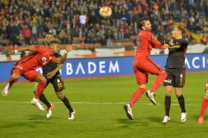 Galatasaray, d&uuml;şme hattındaki takımlar i&ccedil;in can simidi oldu