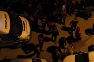 Anne ve baba &ccedil;ocukları uyurken kurşun yağmuruna tutuldu!