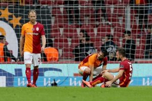 Galatasaray'da k&ouml;t&uuml; gidişatın ardından duayenler harekete ge&ccedil;ti