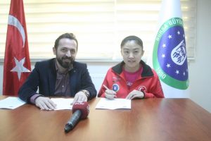 Melek Hu, 1 yıl daha Bursa ekibiyle s&ouml;zleşme imzaladı