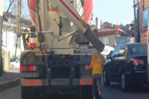&Ccedil;ocukların &ouml;l&uuml;m&uuml;ne eğlenceleri!