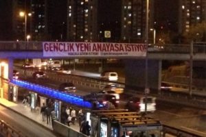 İstanbul'da esrarengiz afişler