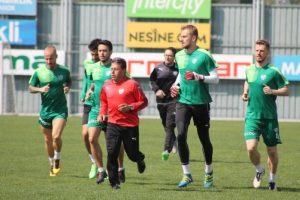 Bursaspor'da Beşiktaş ma&ccedil;ı hazırlıklarına ara verilmeden başlandı