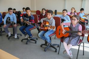 Suriyeli &ouml;ğrencilerin kaderini değiştirdiler