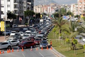 Patlayan fosseptik trafiği kilitledi