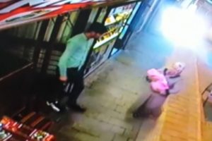 Bebeğini kocasının &ccedil;alıştığı iş yerine bıraktı