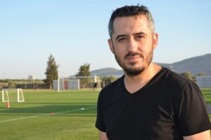 Akhisar ka&ccedil;an puanlara yanıyor