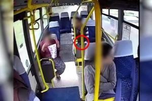 Otob&uuml;steki kamera g&ouml;r&uuml;nt&uuml;leri hırsızlığı &ccedil;&ouml;zd&uuml;