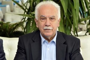 Perin&ccedil;ek: T&uuml;rkiye onurunu korumalı ama, Rusya'ya tazminat da &ouml;demeli