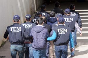 IŞİD'in aranan 2 canlı bombacısı yakalandı