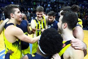Fenerbah&ccedil;e son saniyede g&uuml;ld&uuml;