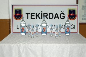 Ka&ccedil;ak i&ccedil;ki satarken jandarmaya yakalandı