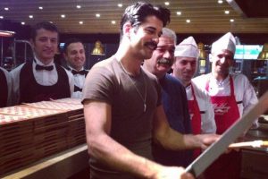 Burak &Ouml;z&ccedil;ivit 250 bin TL zarar etti