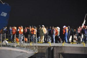 Geri kabul&uuml;n ilk gecesi ka&ccedil;ak ge&ccedil;işler devam ediyor