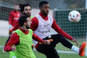 Riekerink, Ryan Donk'tan orta alanda faydalanmaya &ccedil;alışacak