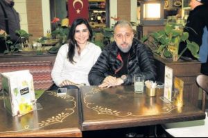 &Uuml;&ccedil; hanım okutacağım, destek bekliyorum...