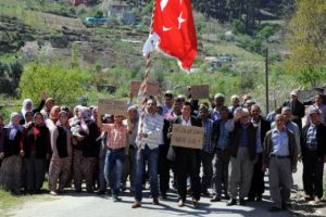 Mersin'de 'evlenmek istiyoruz' eylemi!
