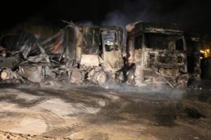 Van'da PKK'lıların yaktığı 8 ara&ccedil; yoldan kaldırıldı