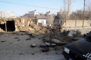 PKK bombalarının a&ccedil;tığı &ccedil;ukurlar, polis denetiminde kapatıldı