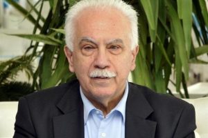 Perin&ccedil;ek: T&uuml;rkiye onurunu koruyan &ccedil;&ouml;z&uuml;m &uuml;retebilir