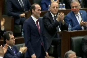 PKK'nın elinden ka&ccedil;an il başkanı grup toplantısında