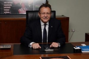 Belediye başkanından valiye: Memur bile olamazsın