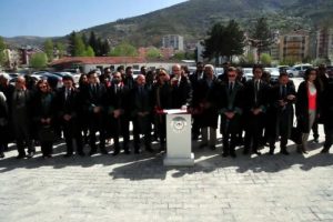 Tokat'ta projesi hazırlanan adliye binasının yapılmamasını avukatlar protesto etti