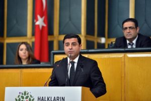 Demirtaş, Bah&ccedil;eli'ye "&Ccedil;in malı &ccedil;akma milliyet&ccedil;i" dedi