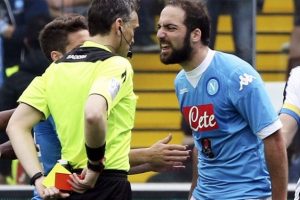 Higuain'e hakeme hakaret cezası!