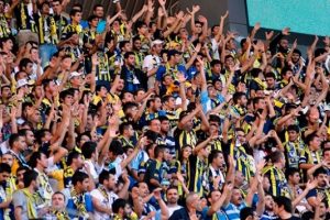 Fenerbah&ccedil;e taraftarından TFF'ye isyan!