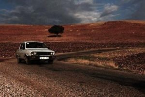 Diyarbakır'da beyaz torosla saldırı iddiası: 1 gen&ccedil; kız yaralı