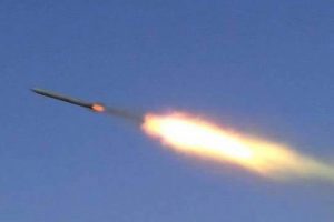 Yemen'den Suudi Arabistan'a f&uuml;ze atıldı