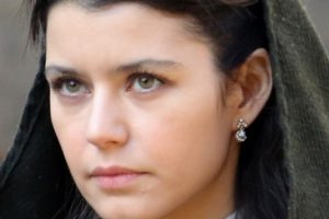 Beren Saat, muhasebecisini 1 yıl 3 ay hapse mahkum ettirdi