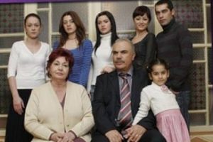 Ekranlara d&ouml;n&uuml;yor...