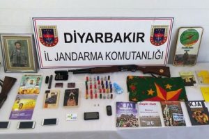 Diyarbakır'da eş zamanlı ter&ouml;r operasyonu: Başkan da g&ouml;zaltında