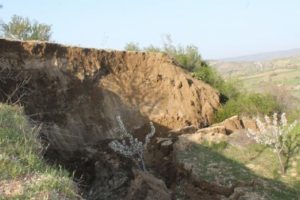 Manisa'da toprak kayması