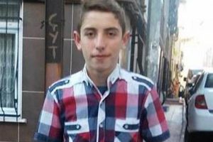Trakt&ouml;r devrildi, 17 yaşındaki s&uuml;r&uuml;c&uuml; &ouml;ld&uuml;