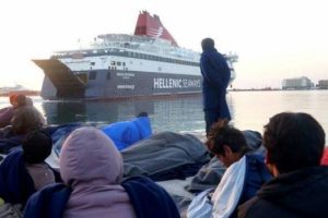 İade kararının ge&ccedil;ici olarak iptali sığınmacıları sevindirdi