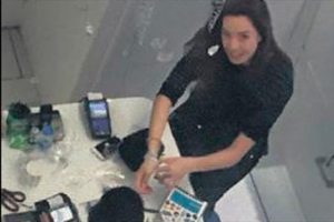 'Yaptığım takılarla &ccedil;ocuklar i&ccedil;in sergi a&ccedil;abilirim'...