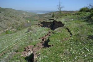 Bursa İneg&ouml;l'de korkutan heyelan