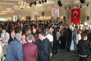 Bursa Barosu'ndan avukatlar g&uuml;n&uuml; kokteyli