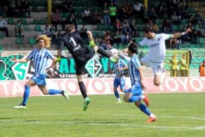 Sakaryaspor, sahasında Maraş ile berabere kaldı