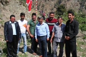 O gen&ccedil;lere evlenme teklifi yağıyor