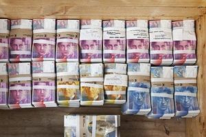 İsvi&ccedil;re kağıt paralarını değiştiriyor