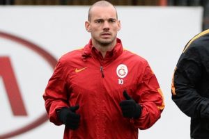 Galatasaray'da Sneijder'in derbide oynaması riskli duruyor