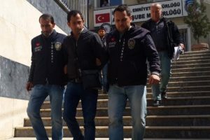 Polisin dikkati sayesinde yakalandılar