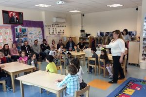 Keyifli bir kahve molası verdi...