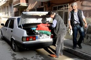 Bursa'da &ccedil;alıntı ara&ccedil;tan silah ve uyuşturucu &ccedil;ıktı!