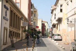 Basmane'deki Suriyeli esnaf sinek avlıyor
